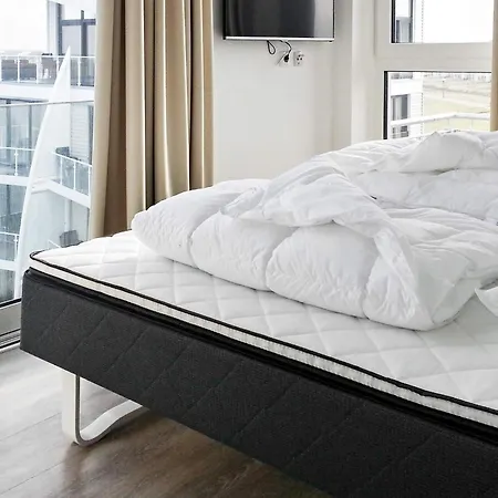 דירה 8 Person In *